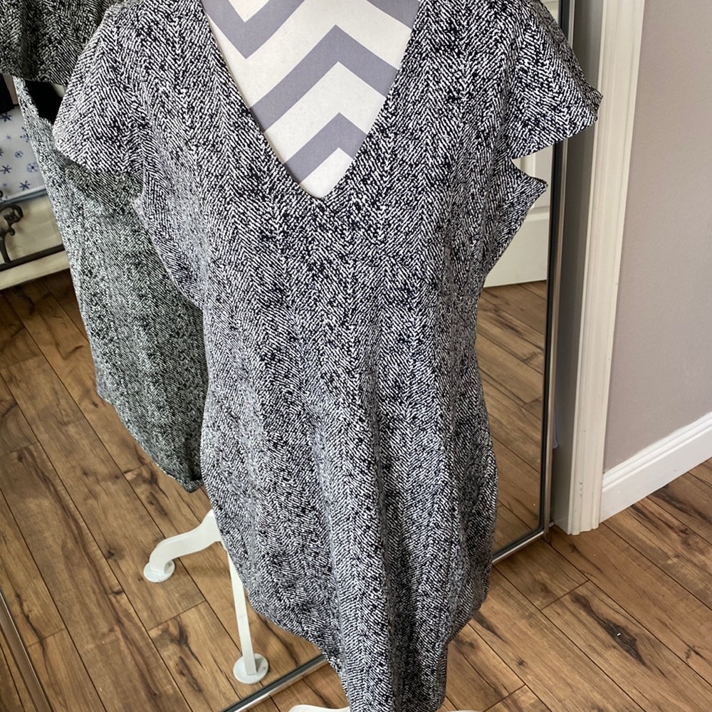 Black and white printed shirt sleeve, Aline dress size XL by express